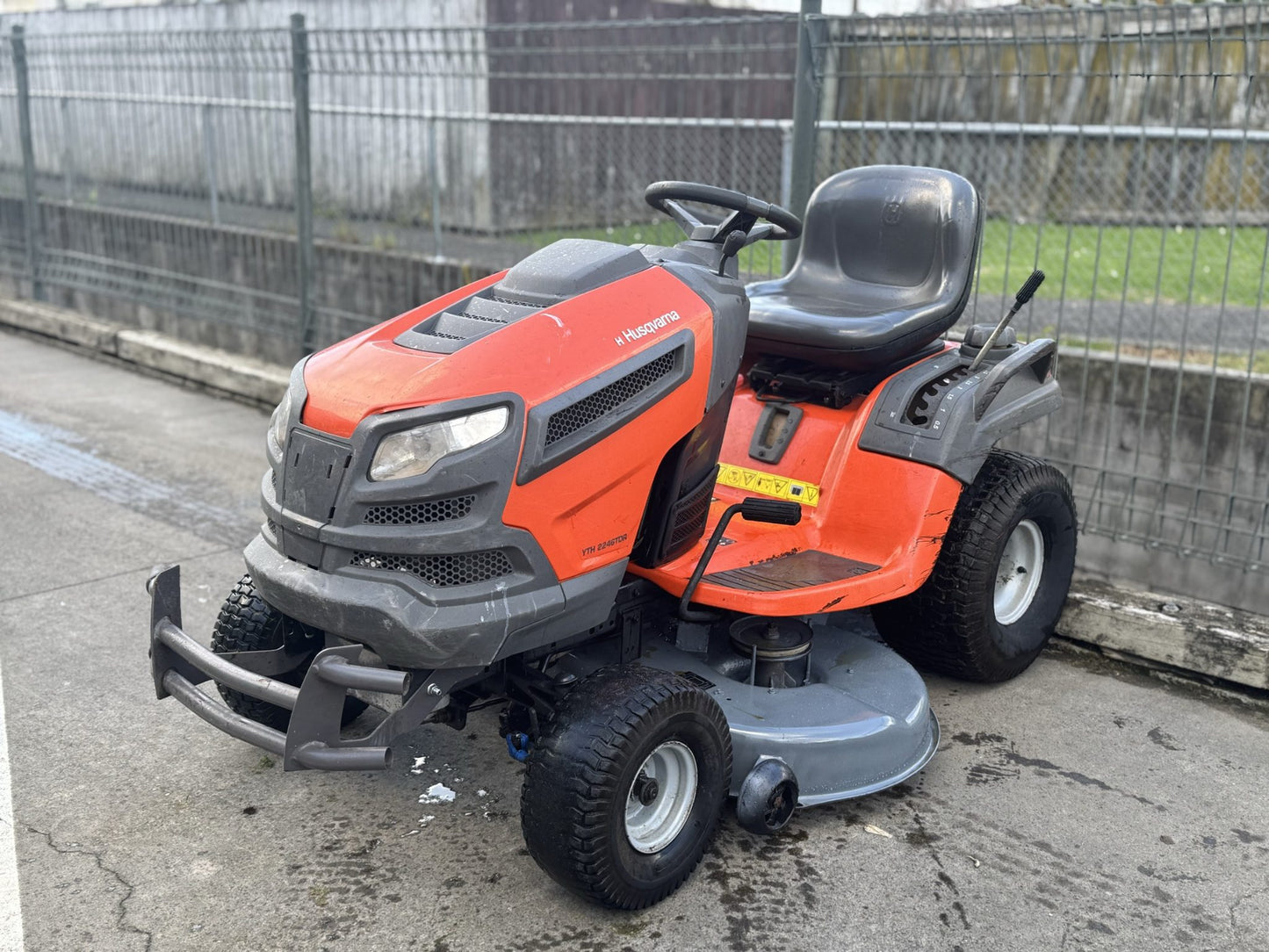 Second Hand - Husqvarna YTH2246TDR Ride-On Mower