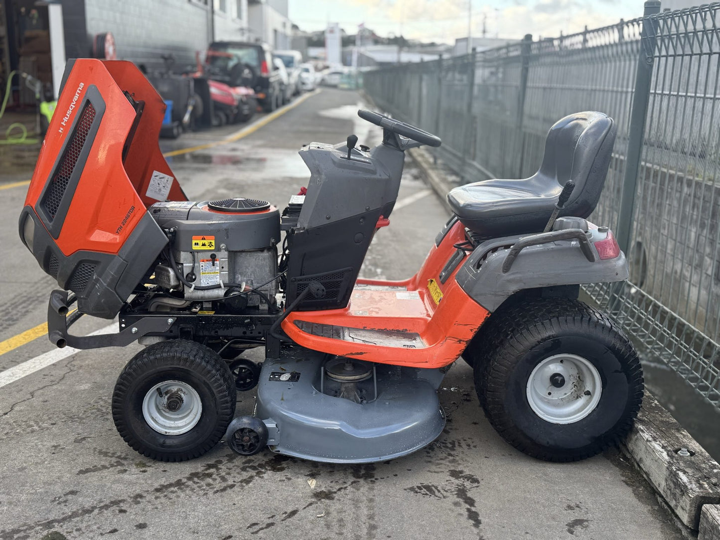 Second Hand - Husqvarna YTH2246TDR Ride-On Mower