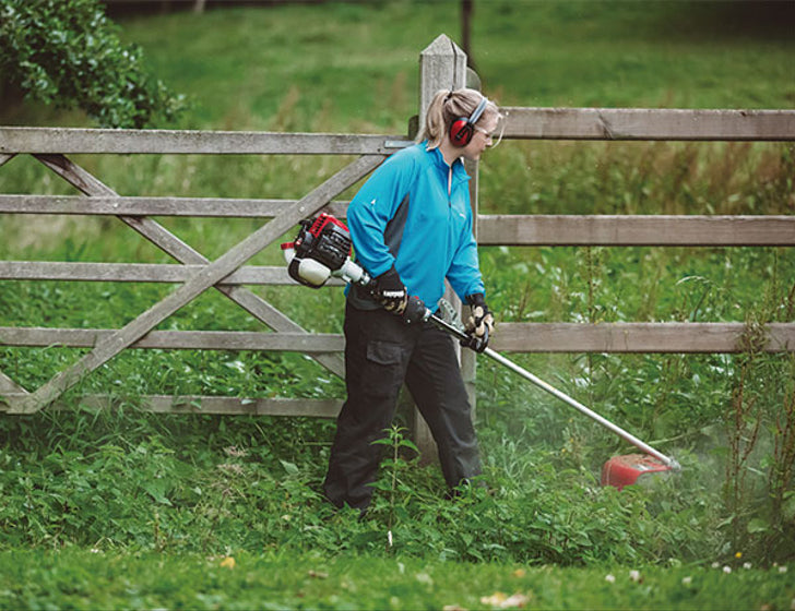 Shindaiwa T303TS Straight Shaft Brush Cutter