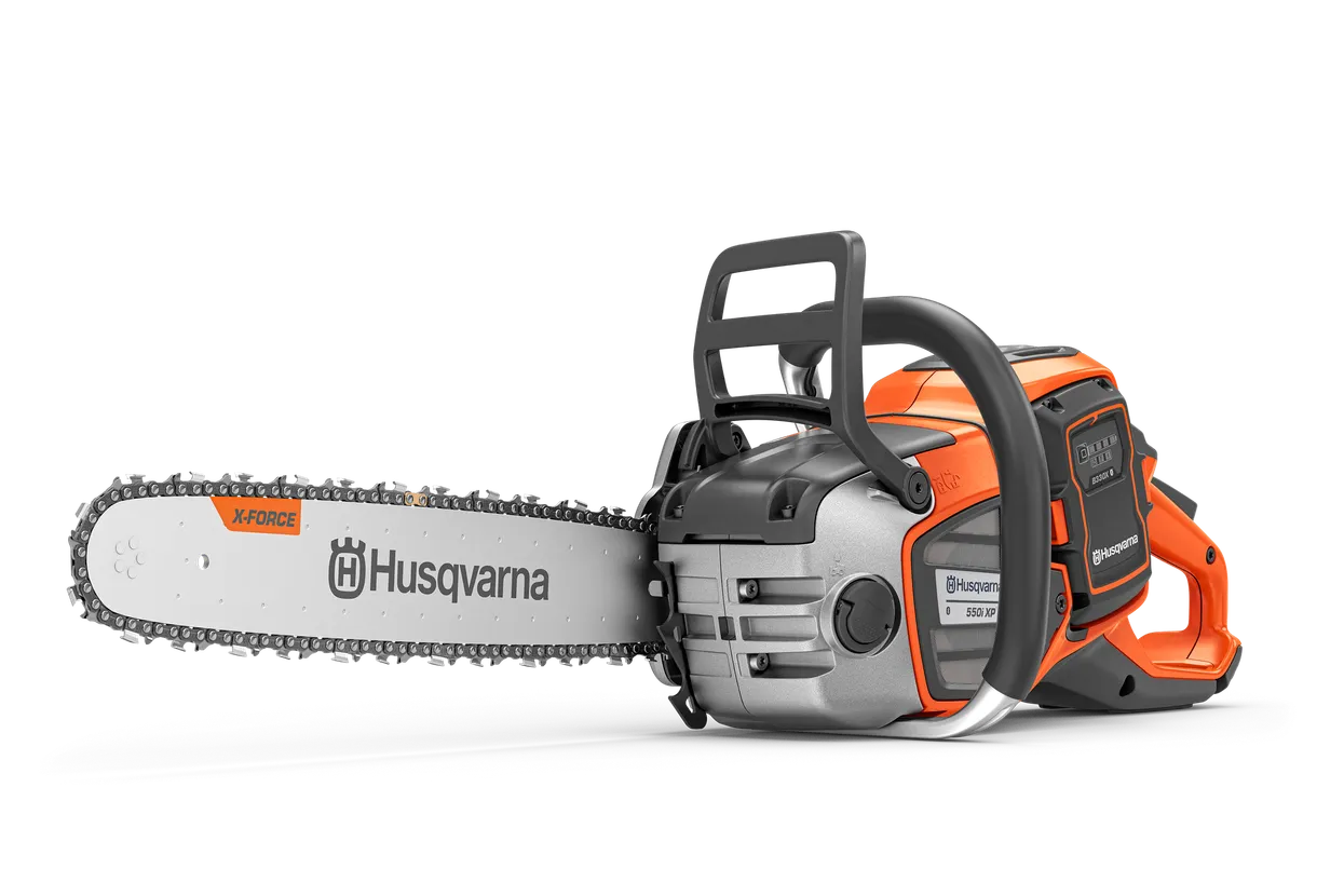 Husqvarna 550i XP Power or agility, a professional chainsaw with two battery options
