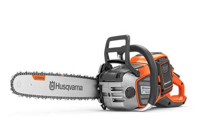 Husqvarna 550i XP Power or agility, a professional chainsaw with two battery options