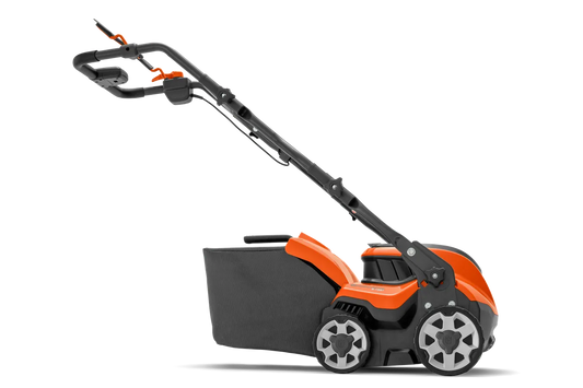 Husqvarna S 138i Efficient, battery-powered scarifier with 2-in-1 function skin only