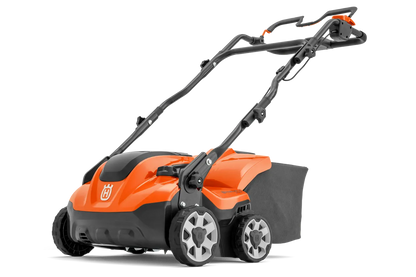Husqvarna S 138i Efficient, battery-powered scarifier with 2-in-1 function
