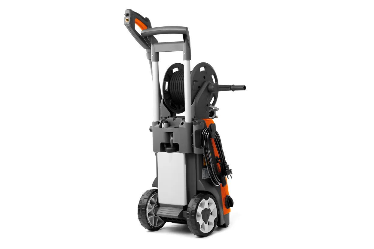 Husqvarna PW 490 Large, robust and powerful high-pressure washer