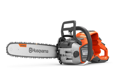 Husqvarna 550i XP Power or agility, a professional chainsaw with two battery options